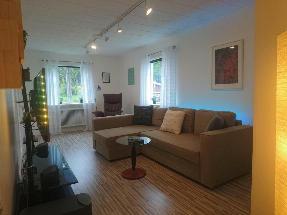 Ett Hus Med 3 Sovrum Med Supersnabba Internet Fiberanslutningen 1000Mb-100Mb I Hoeg, 7 Minuter Fran Худиксвалль Экстерьер фото